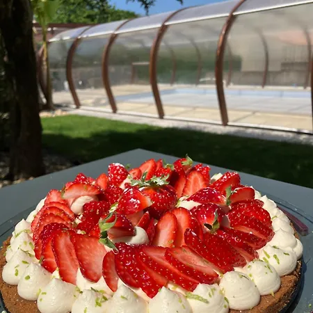Un Petit Bout De Louisiane D'hotes Avec Piscine Et Petit Dejeuner Alojamento de Acomodação e Pequeno-almoço Chantonnay